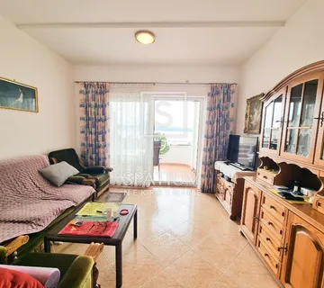 CRIKVENICA, STAN S PARKINGOM NA TRAŽENOJ LOKACIJI - cover