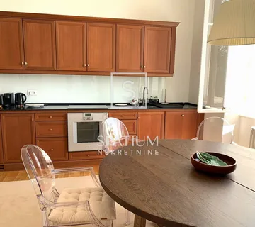 OPATIJA, PREKRASAN STAN NA 50m OD MORA ZA DUGOROČNI NAJAM - cover