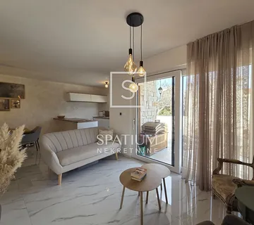 MARČANA, TROSOBAN DVOETAŽNI STAN S BAZENOM - cover