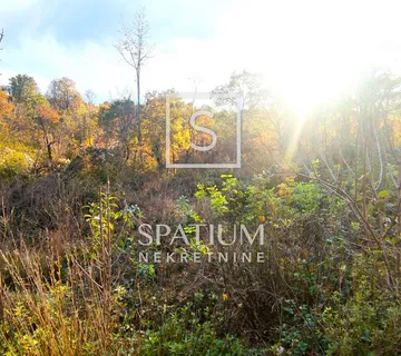 VIŠKOVO, GRAĐEVINSKO ZEMLJIŠTE NA MIRNOJ LOKACIJI - cover