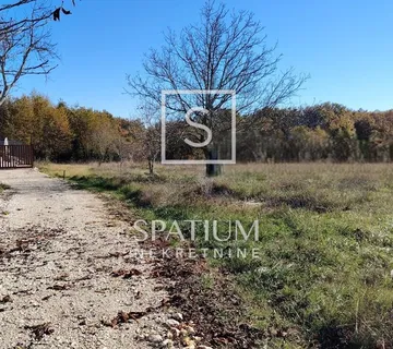 ŽMINJ, GRAĐEVINSKO ZEMLJIŠTE U MIRNOM OKRUŽENJU - cover