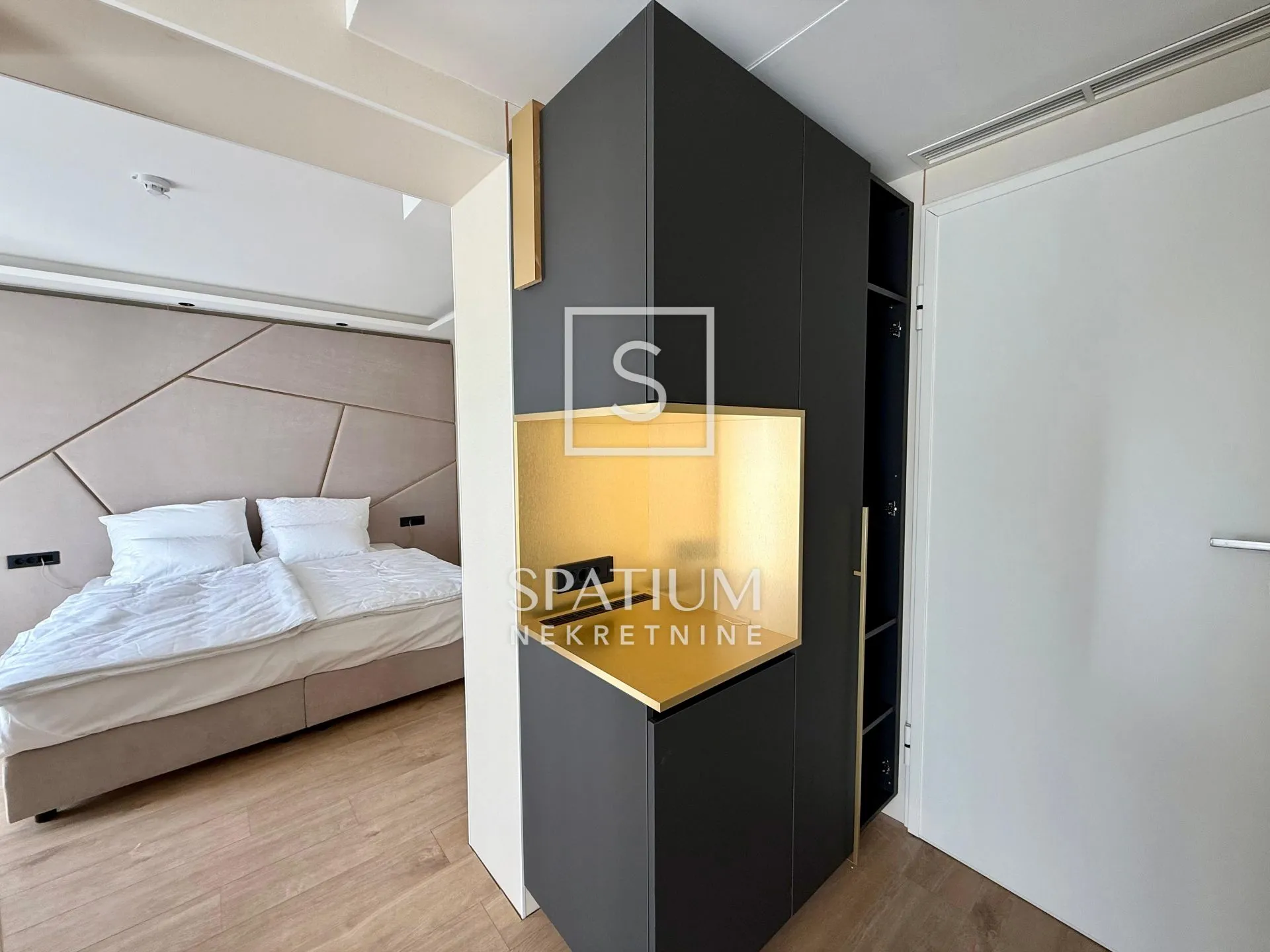 CRIKVENICA, MODERAN APARTMAN U CENTRU - cover