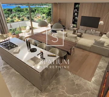 POREČ, PENTHOUSE S KROVNOM TERASOM, 300M OD MORA - cover