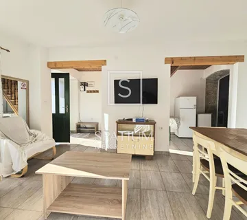 MARČANA, KUĆA U NIZU - cover