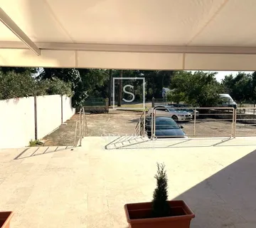 NOVIGRAD, GARSONIJERA 35m2 S TERASOM 30m2  - cover