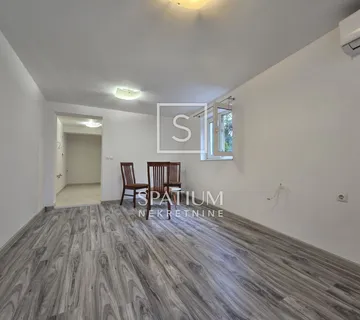 KRALJEVICA, STAN S OKUĆNICOM, SAMO U NAŠOJ PONUDI - cover