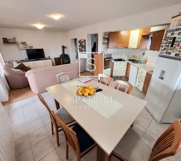 VIŠKOVO, OBITELJSKA KUĆA SA OKUĆNICOM - cover