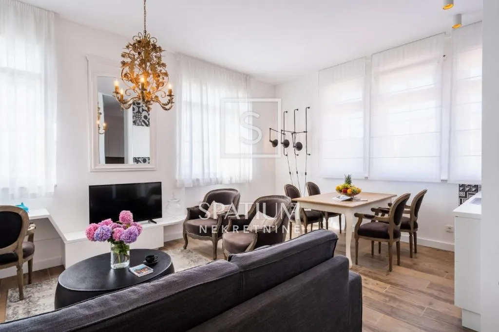 OPATIJA, DVA STANA KONCIPIRANA KAO PET ZASEBENIH JEDINICA - cover