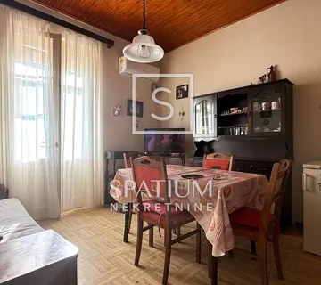 ŠKURINJE, TROSOBAN KLASIČAN STAN - cover