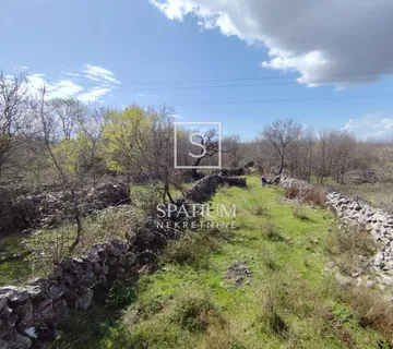 KAMPELJE, OTOK KRK, STARINA NA MIRNOJ LOKACIJI - cover