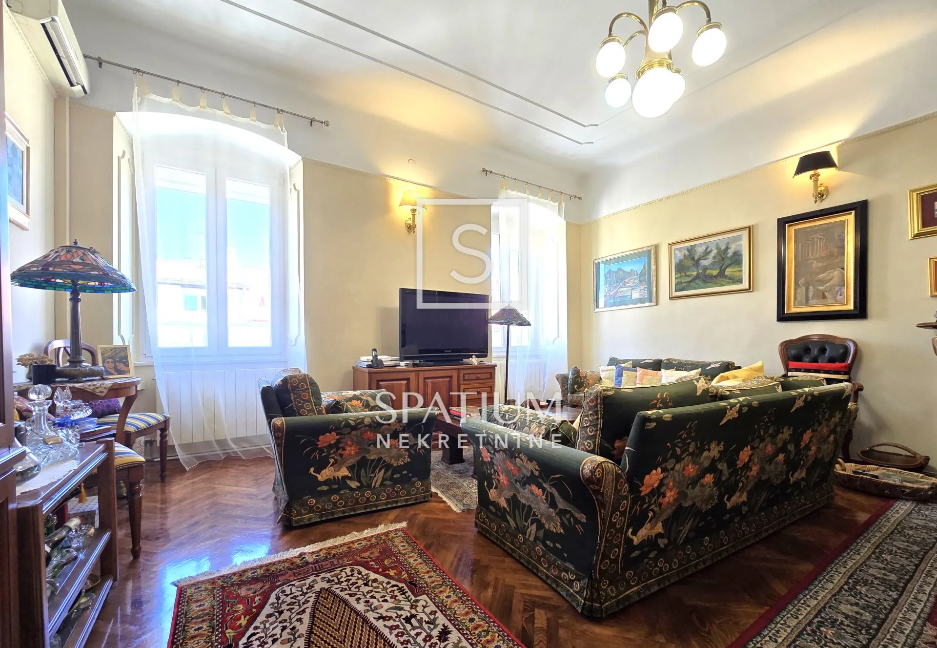 RIJEKA, CENTAR, GOSPODSKI STAN - cover