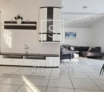 DRAMALJ, CRIKVENICA, KUĆA S BAZENOM I POGLEDOM NA MORE - cover