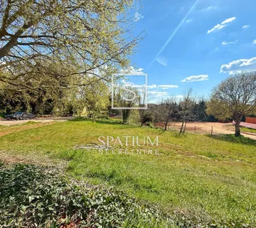 KAŠTELIR, GRAĐEVINSKO ZEMLJIŠTE IDEALNO ZA IZGRADNJU KUĆE ZA ODMOR - cover