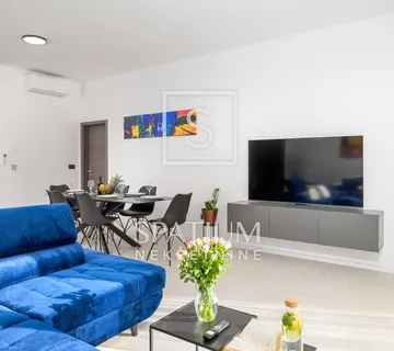 KANFANAR, ISTRA, MODERNA PRIZEMNICA S IZVRSNIM TURISTIČKIM NAJMOM - cover