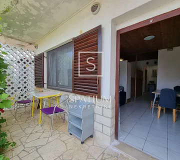 DRAMALJ, CRIKVENICA, DIO KUĆE U BLIZINI MORA - cover