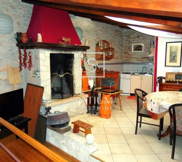 MARČANA, ADAPTIRANA TROETAŽNA KUĆA - cover