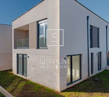 VOLME, ISTRA, JEDNOSOBAN STAN U MODERNOJ NOVOGRADNJI - cover