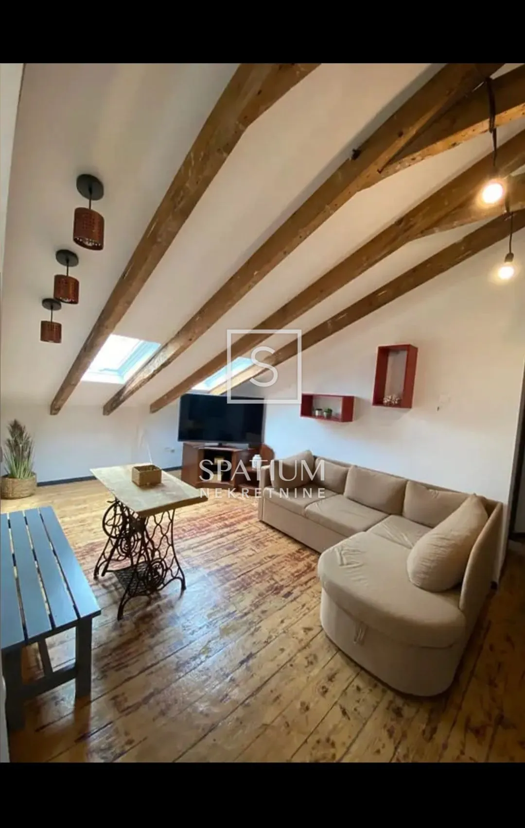 CENTAR, STAN NA 3 MINUTE OD KORZA S DVIJE STAMBENE JEDINICE - cover