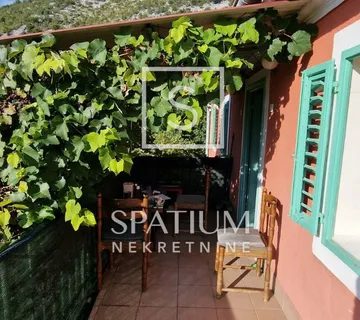 DRAGA, STAN U KUĆI S PRIPADAJUĆOM OKUĆNICOM - cover