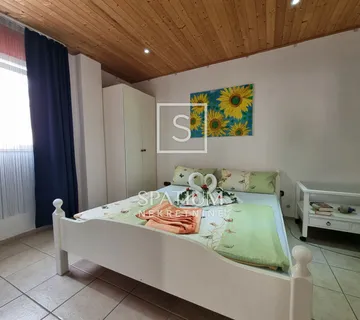 TRIBALJ, CRIKVENICA, DVIJE KUĆE S IMANJEM POGODNO ZA AGROTURIZAM - cover