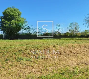 BRTONIGLA, GRAĐEVINSKO ZEMLJIŠTE SA IDEJNIM PROJEKTOM - cover