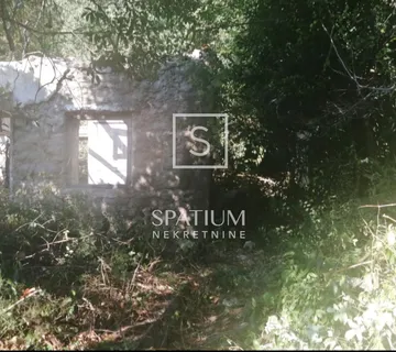 TRIBALJ, VINODOLSKA OPĆINA, GRAĐEVINSKO ZEMLJIŠTE S RUŠEVNOM STARINOM - cover