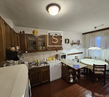 SRDOČI, STAN ZA DUGOROČNI NAJAM NA ODLIČNOJ LOKACIJI - cover