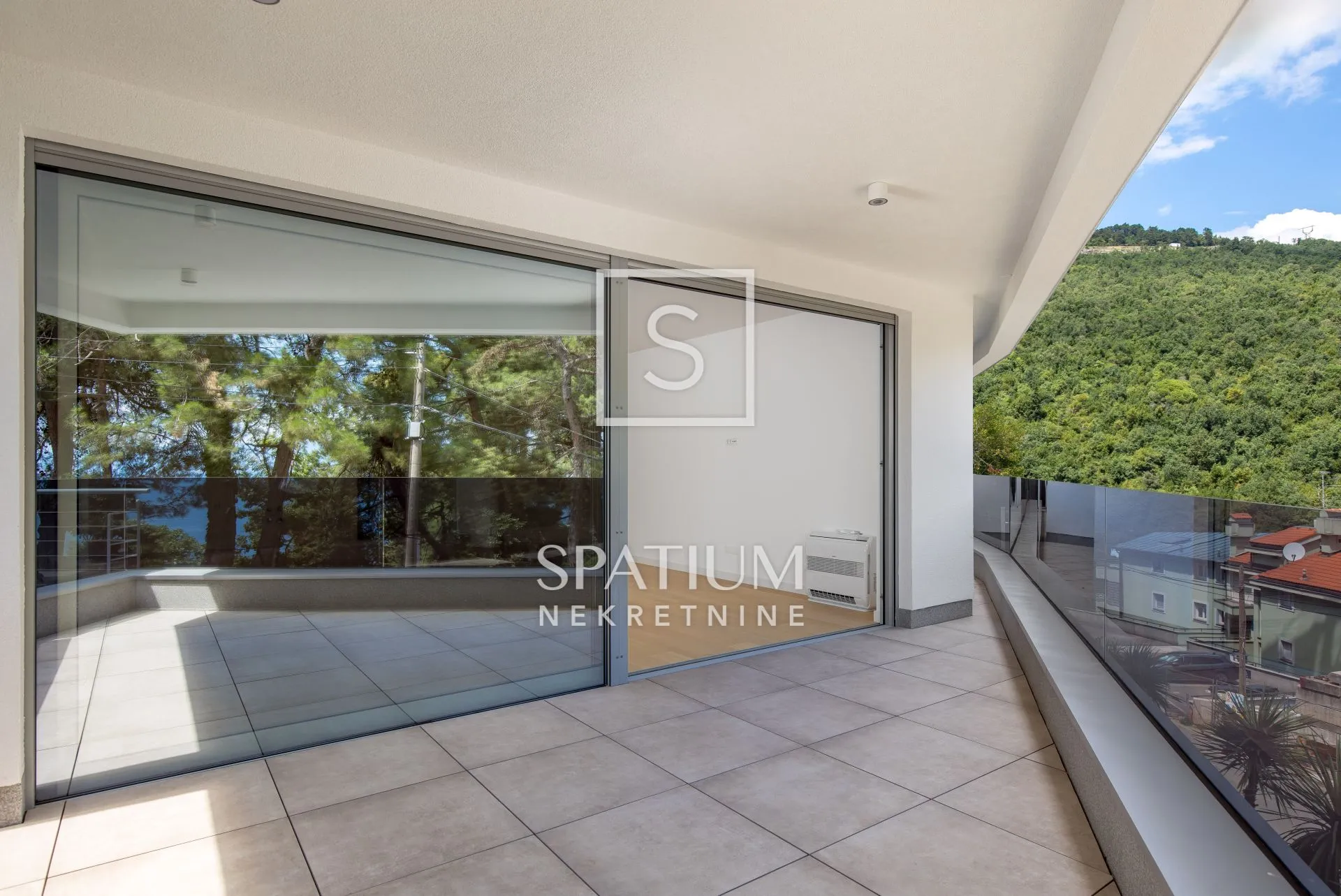 OPATIJA, ODLIČAN STAN U NOVOGRADNJI S POGLEDOM NA MORE - cover