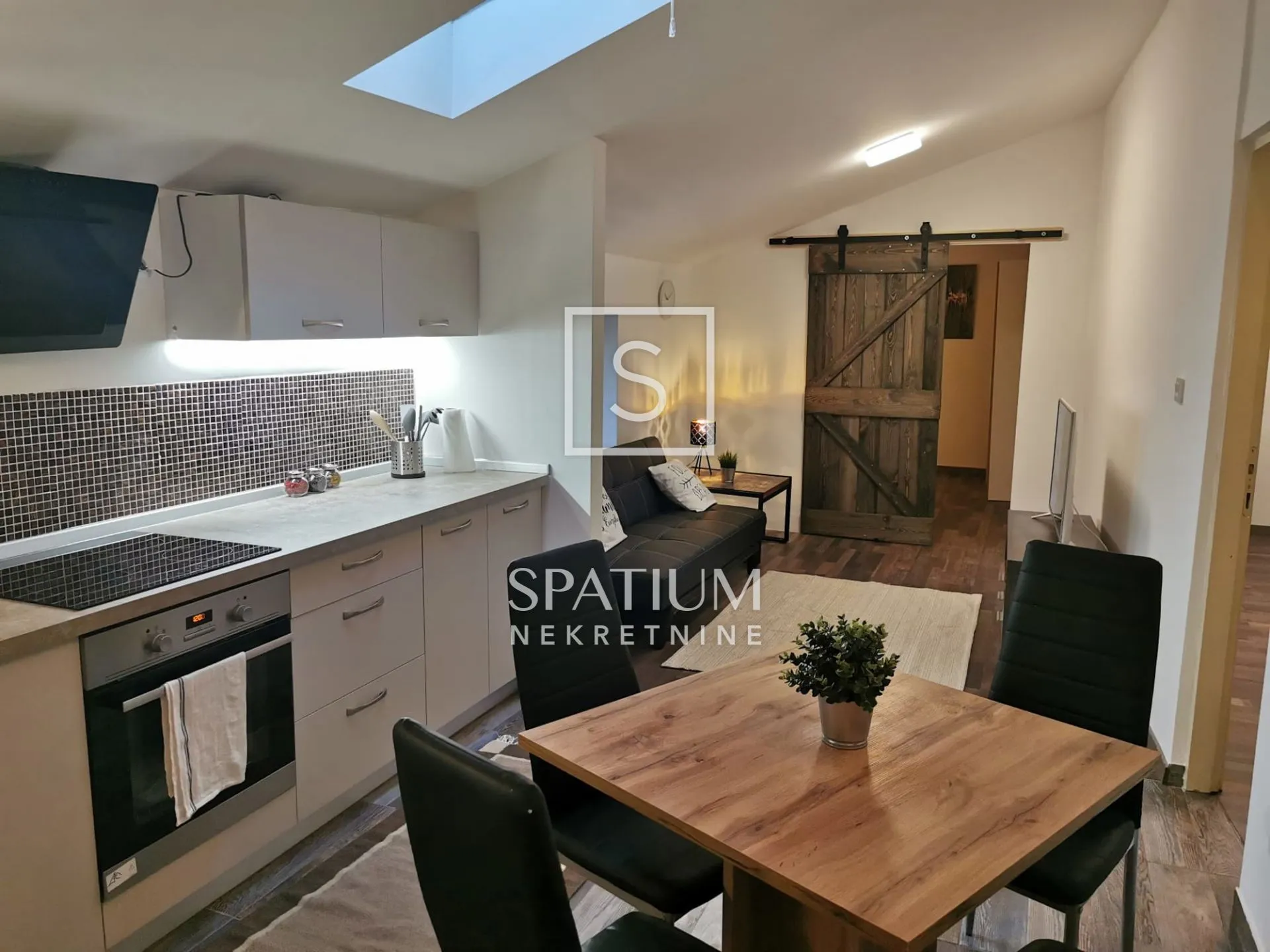 POTOK, NOVOUREĐENI STAN POVRŠINE 48M2 - cover