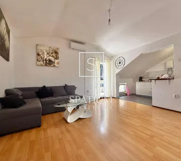 ŠKURINJE, KUĆA U NIZU - cover