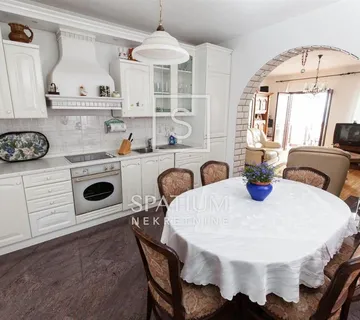 CRIKVENICA, PROSTRANI STAN S POGLEDOM NA MORE - cover