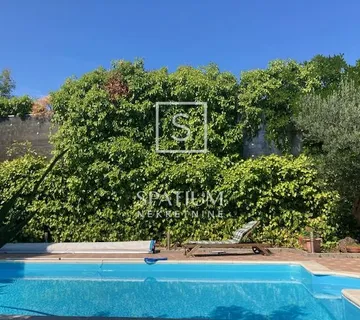 ŠKURINJE, ODLIČNA KUĆA S BAZENOM - cover