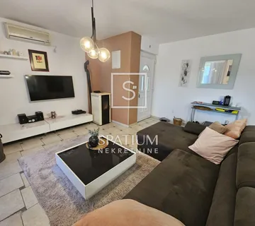 PINEZIĆI, OTOK KRK, PRIZEMNI STAN SA OKUĆNICOM I GARAŽOM - cover