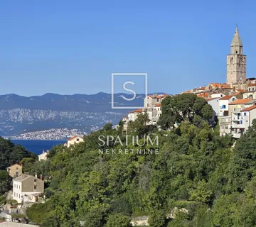 VRBNIK, OTOK KRK, KUĆA U CENTRU ZA ADAPTACIJU - cover