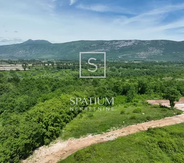 KRŠAN, GRAĐEVINSKO ZEMLJIŠTE S IDEJNIM PROJEKTOM - cover