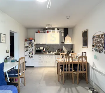 POREČ, DVOSOBAN STAN NA 1. KATU - cover