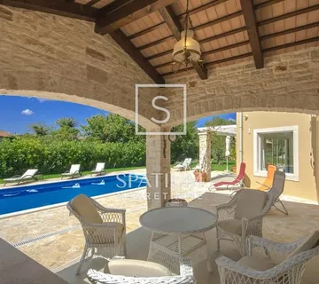 SVETI LOVREČ, KATNICA S BAZENOM I UREĐENOM OKUĆNICOM - cover