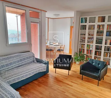 ROVINJ, ČETVEROSOBNI STAN S POGLEDOM NA MORE - cover