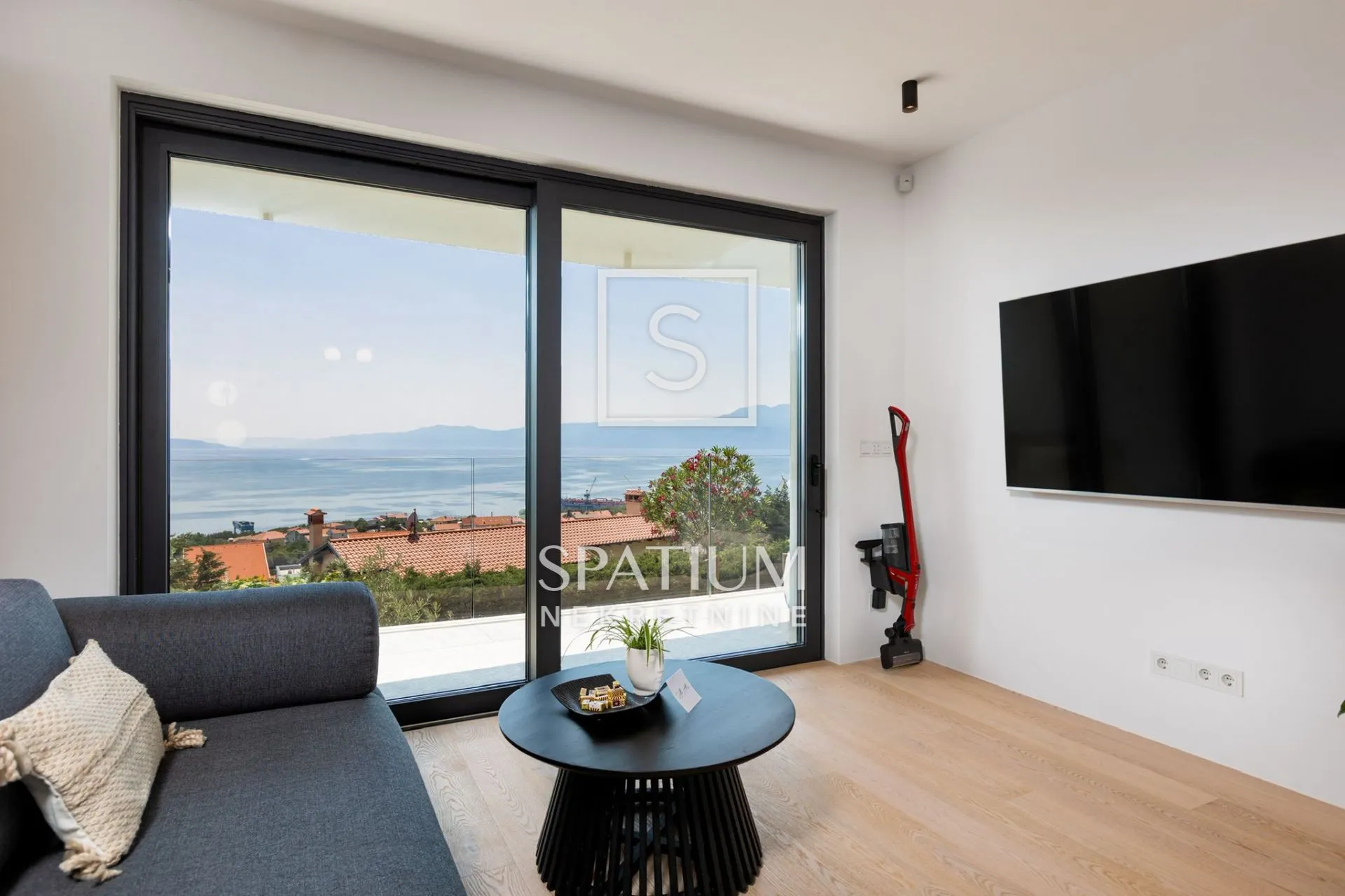 KOSTRENA, 1S+DB ZA DUGOROČNI NAJAM U NOVOGRADNJI S BAZENOM - cover