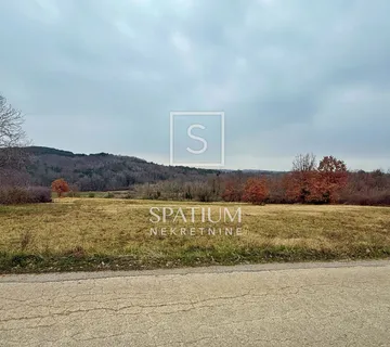 SAMO U SPATIUMU, PRILIKA, ZEMLJIŠTE S GRAĐEVINSKOM DOZVOLOM I PLAĆENIM KOMUNALIJAMA - cover