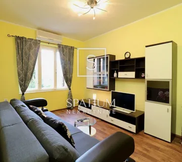 OPATIJA, STAN ZA INVESTICIJU 100 METARA OD MORA - cover