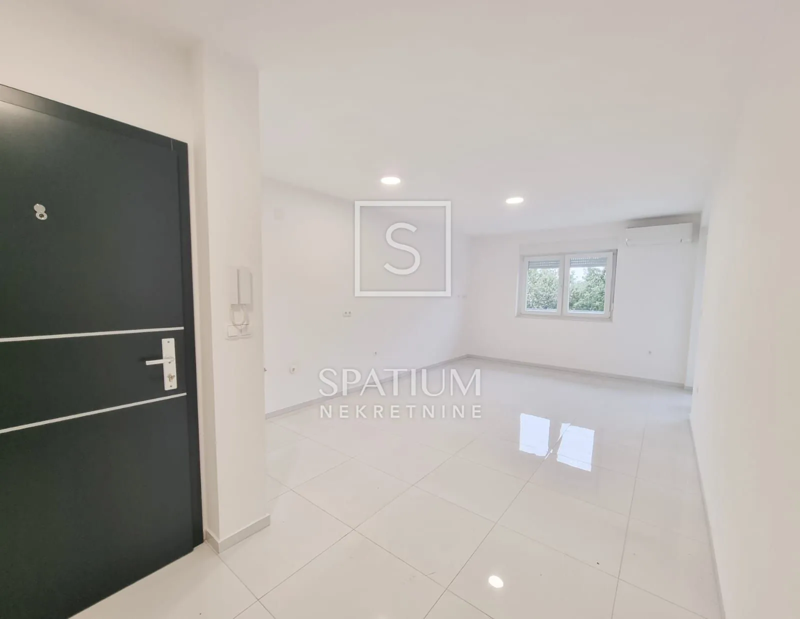 CRIKVENICA, STAN NA ODLIČNOJ LOKACIJI - cover