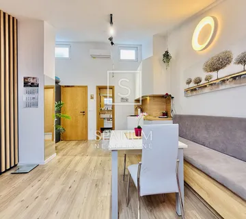 CRIKVENICA, CENTAR, MODERNO UREĐEN STAN S DVIJE STAMBENE JEDINICE - cover