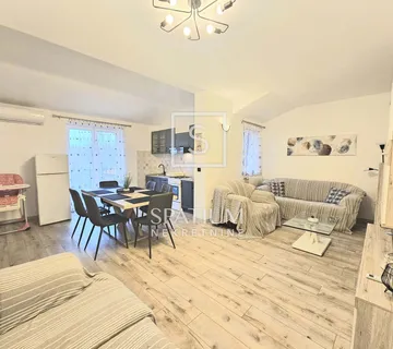 LABIN, SAMOSTOJEĆA KUĆA S BAZENOM I DODATNOM MANJOM KUĆOM - cover