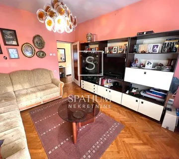 VEŽICA, TROSOBNI STAN S VELIKOM OKUĆNICOM I PARKINGOM - cover