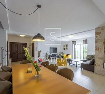 ISTRA, VILA S BAZENOM - cover