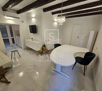 MALINSKA,  POSLOVNI PROSTOR PRVI RED DO MORA  - cover