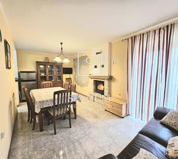 RAKALJ, KAMENA KUĆA U NIZU S GRAĐEVINSKIM ZEMLJIŠTEM, POMOĆNIM OBJEKTOM I POLJOPRIVREDNIM ZEMLJIŠTEM S MASLINIKOM - cover