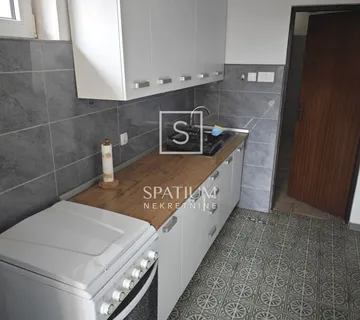 KOSTRENA, STAN ZA SMJEŠTAJ RADNIKA - cover