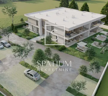 KANFANAR, ATRAKTIVAN JEDNOSOBAN STAN S DVORIŠTEM I PARKIRNIM MJESTOM - cover